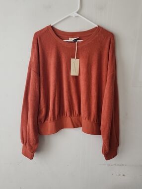 Universal Thread Women's Rust Crewneck Pullover Sweater